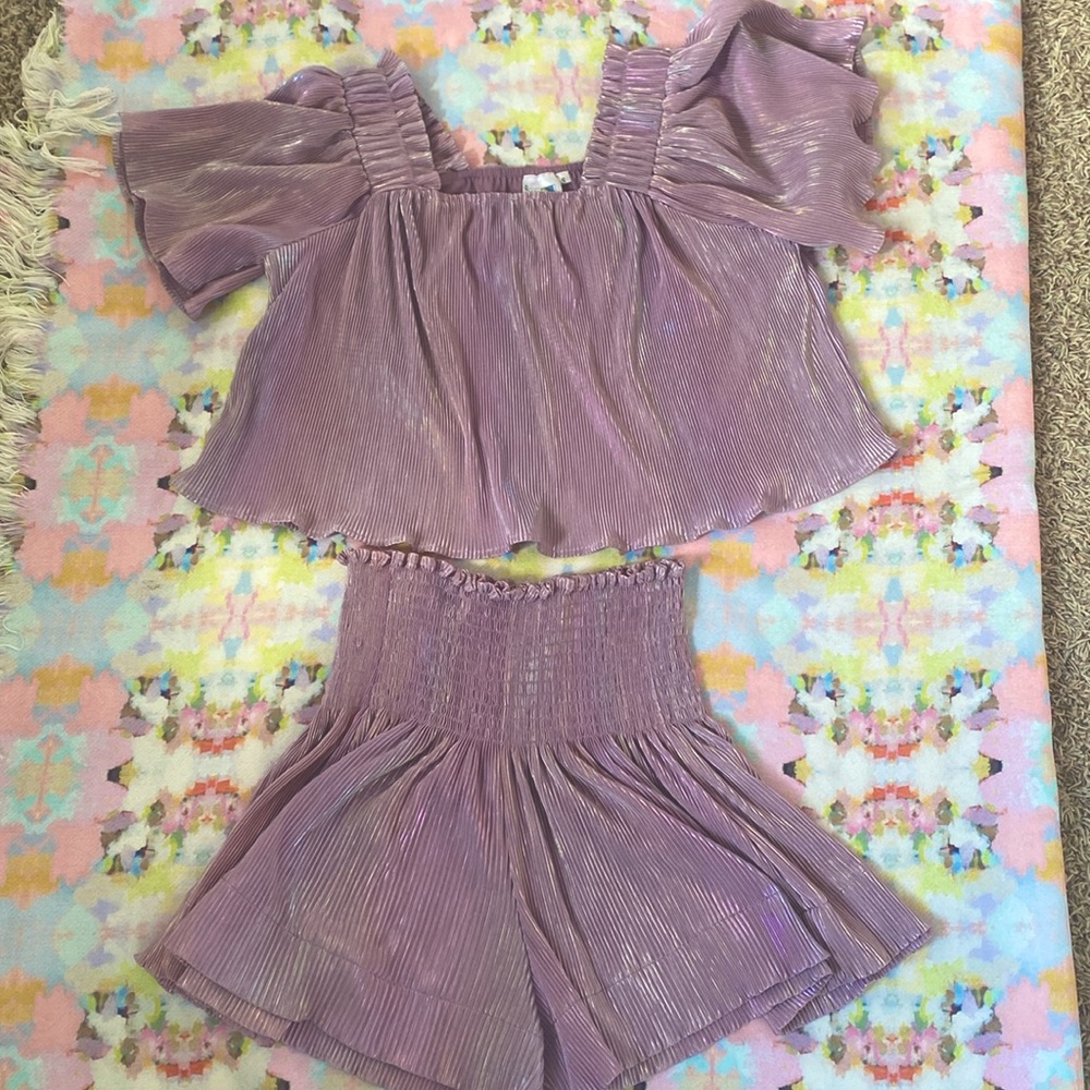 Queen of Sparkles lavender & silver ribbed flutter top and shorts!